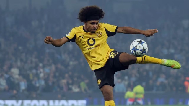 อเดเยมี-ปีกสุดอันตรายอนาคตใหม่ของทัพอินทรีเหล็ก