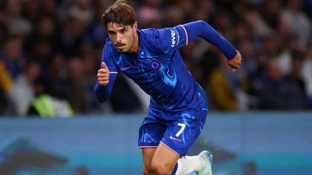 เปโดร-เนโต-ปีกจรวดอานุภาพร้ายแรงของทัพสิงห์บลูส์