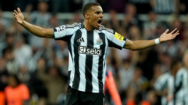 มาลิค-เธียว-แนวรับสุดแกร่งอนาคตของทัพอินทรีเหล็ก