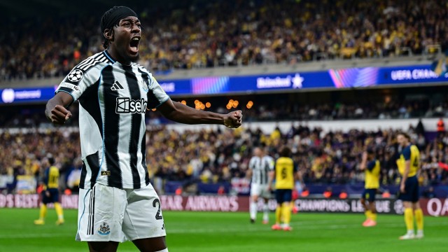 แอนโธนี่-อีแลงก้า-ปีกตัวจี๊ดสุดอันตรายฝันร้ายของแนวรับ