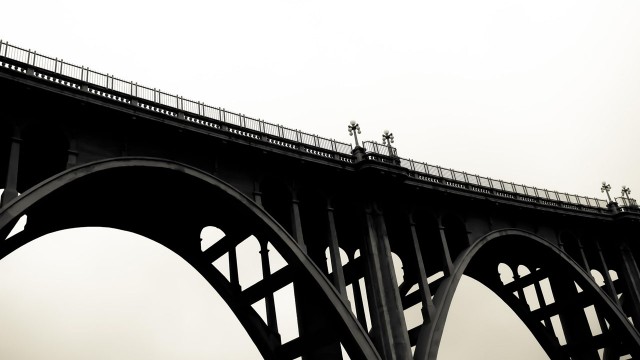 สะพานฆ่าตัวตายแห่งเมืองพาซาดีนา