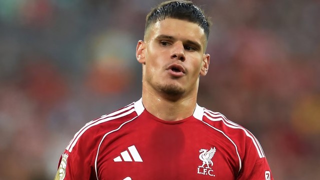 มิลอส-เคอร์เคซ-แบ็กซ้ายจอมลุยกับความฝันที่ต้องไปให้ถึง